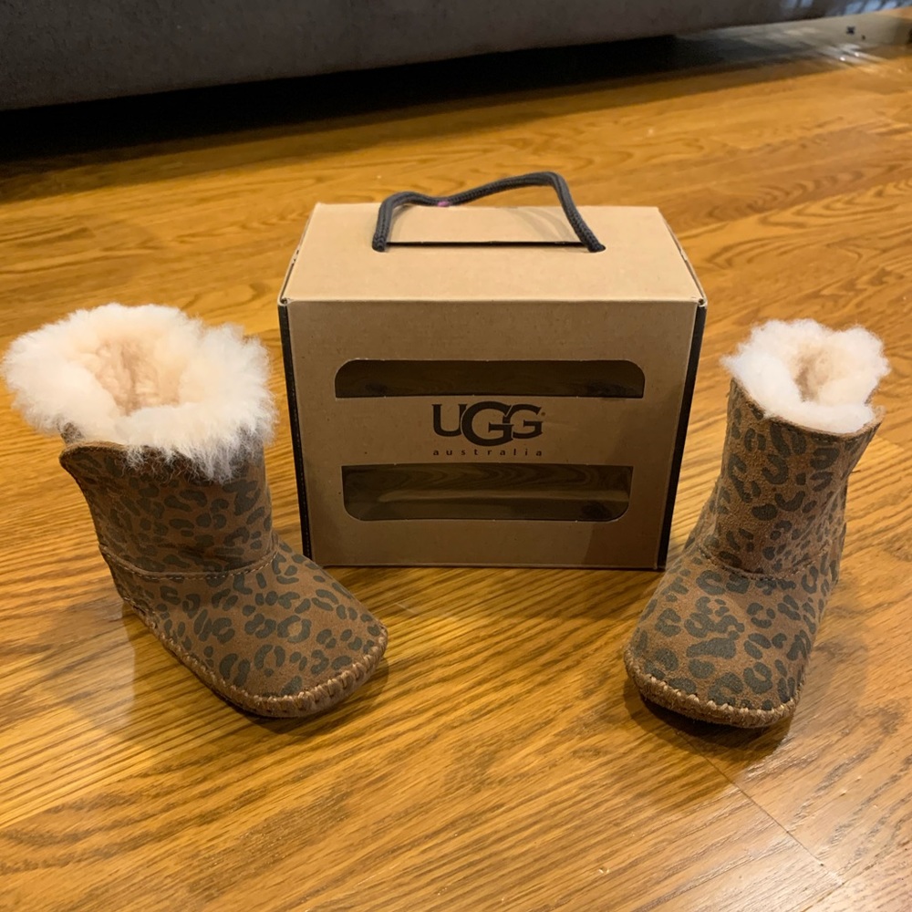 UGG Chestnut Cassie Leopard infant boots size 2/3